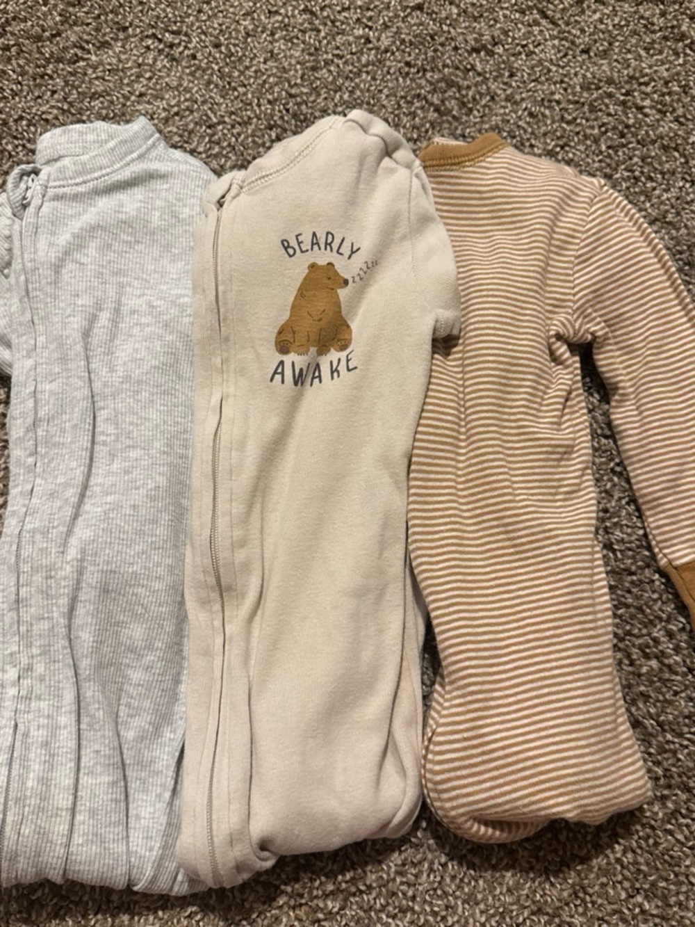 Old navy baby sleeper Pajama - Neutral